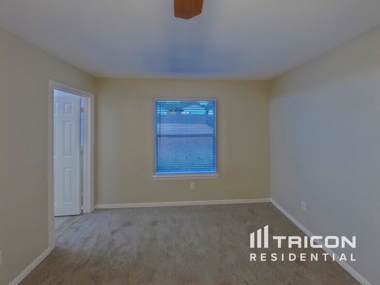 Building Photo - 604 Cumberland Dr