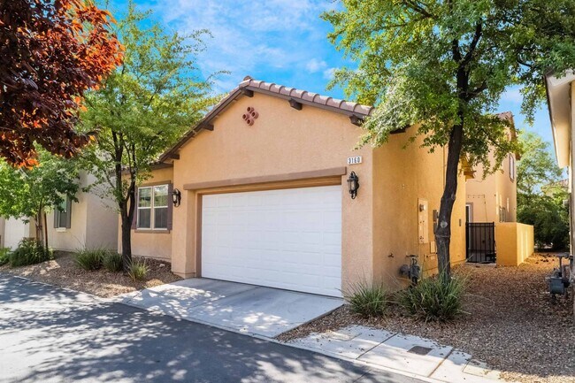 Building Photo - 3160 Color Palette Ave