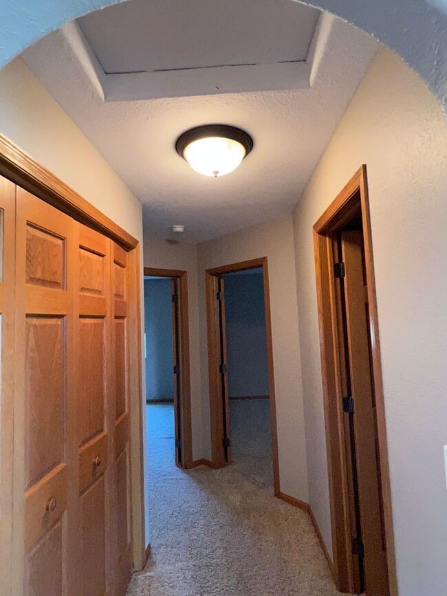 Building Photo - Big, Beautiful Home in Black Hawk/Summerse...