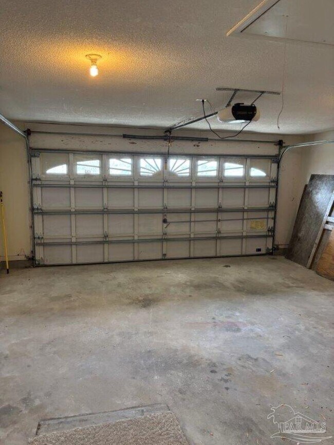 Building Photo - 1841 Southbay Dr