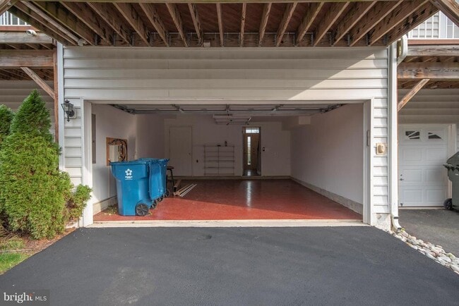 Building Photo - 23119 Sunbury St