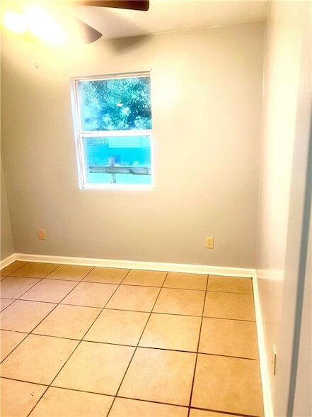 Building Photo - 13920 Wales St