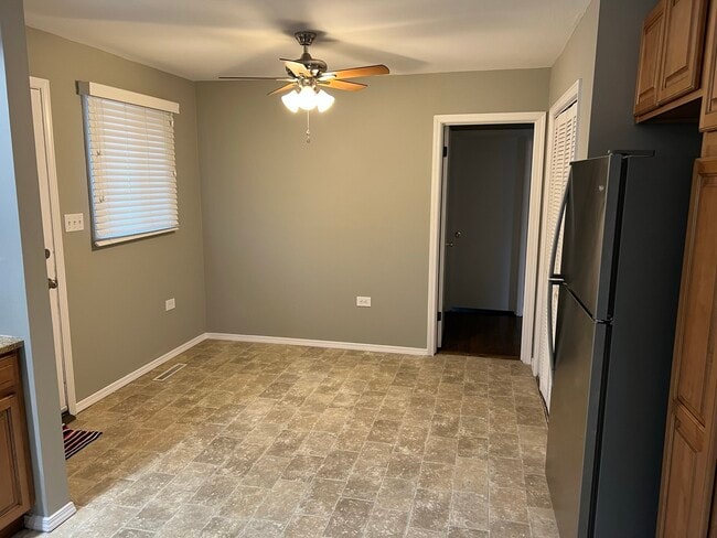Building Photo - 440 Ida Ln