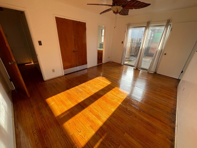 Building Photo - Charming 3BR/2BA Home Nestled in the Hills of South Ocean Beach - All Utilities Included