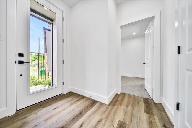 Building Photo - 4124 Buck St