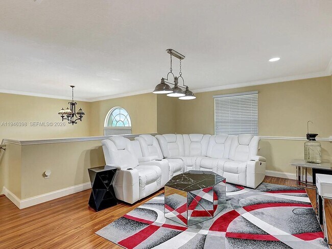 Building Photo - 1018 SW Eckard Ave