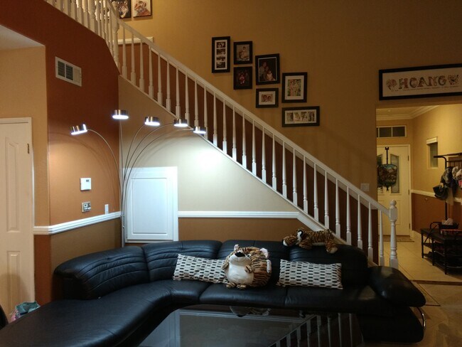 Building Photo - 8940 Deira Ln