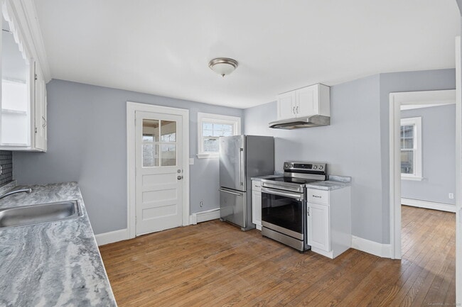 Building Photo - 37 1/2 South St