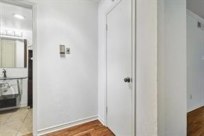 Building Photo - 15914 Club Crest Dr