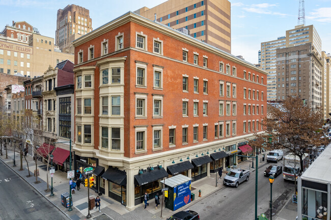 Primary Photo - Le Crillon Apartments