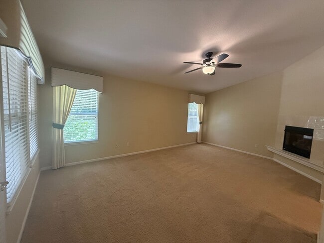 Building Photo - 661 Vintage Valley Dr