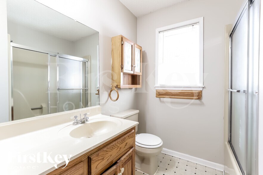 Building Photo - 2770 Quillians Dr