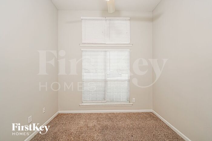 Building Photo - 501 Baronne St