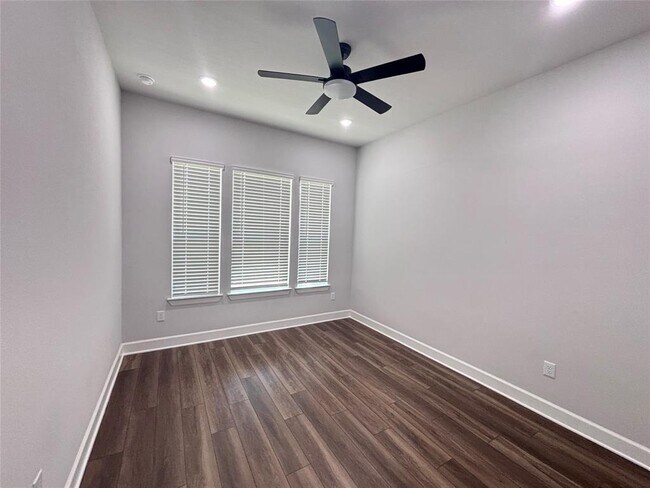 Building Photo - 713 Coppell Ct