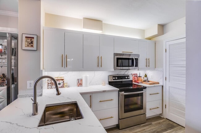 Building Photo - 631 D St NW