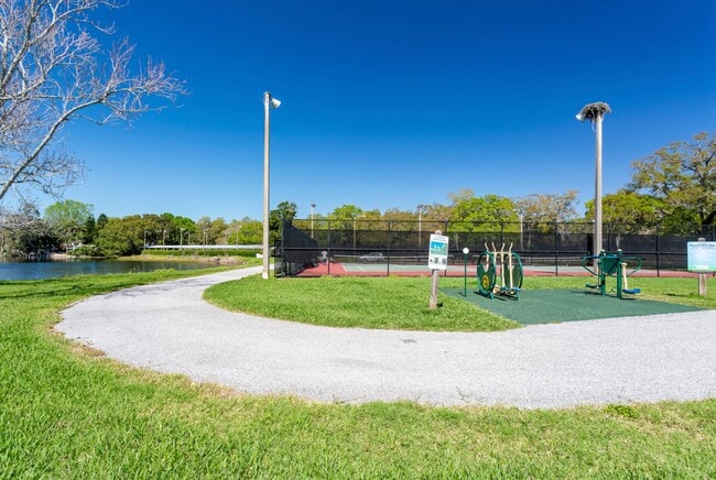 Building Photo - 1/1  Clearwater Duplex -  available now