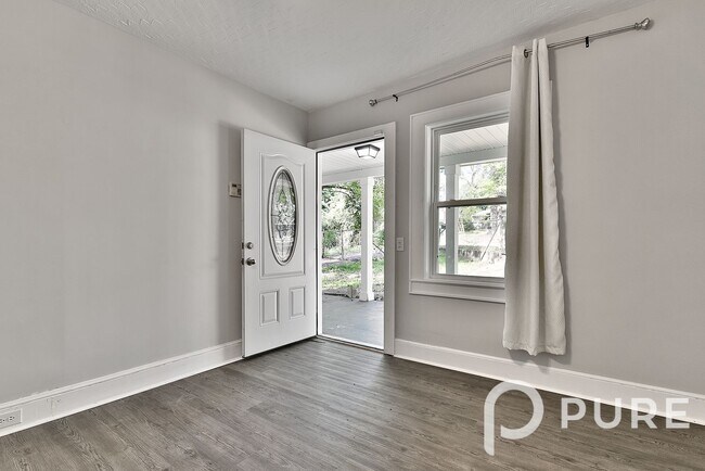 Building Photo - 1414 Mt Vernon St