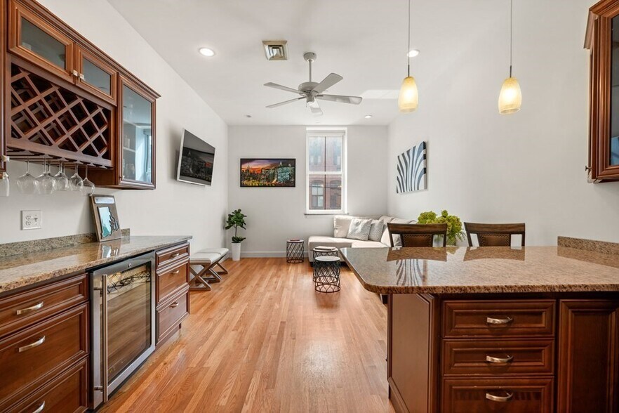 Building Photo - 5 Appleton St