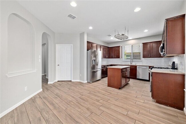 Building Photo - 1521 Coldwater Hollow