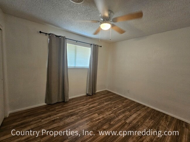 Building Photo - 3-Bedroom House on Corner Lot Available Now!