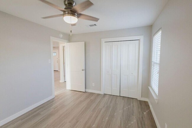 Building Photo - 501 Oakley Ct