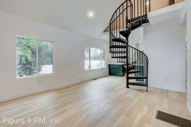 Building Photo - 1127 N Westmoreland Ave