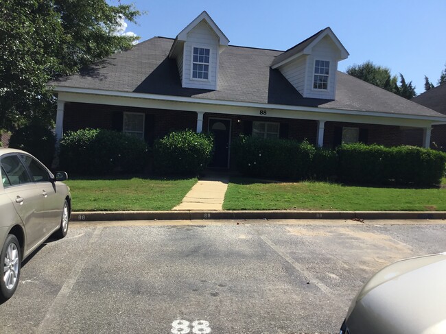 Building Photo - 807 W Longleaf Dr