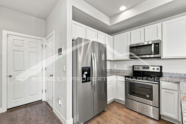 Building Photo - 16130 Warner Pl