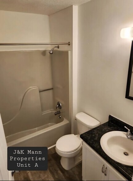 Building Photo - 5107 S Brooks Dr