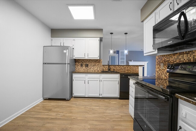 Building Photo - 7503 Ashby Ln