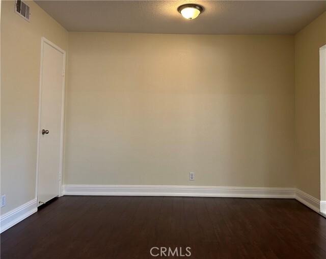 Building Photo - 122 Clearbrook