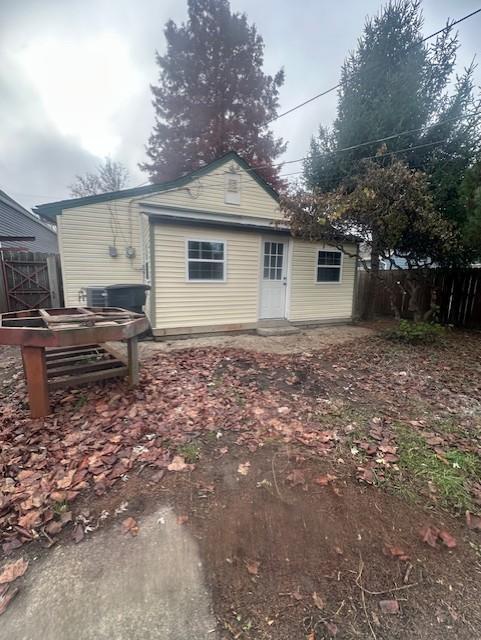 Building Photo - 1709 Ekin Ave