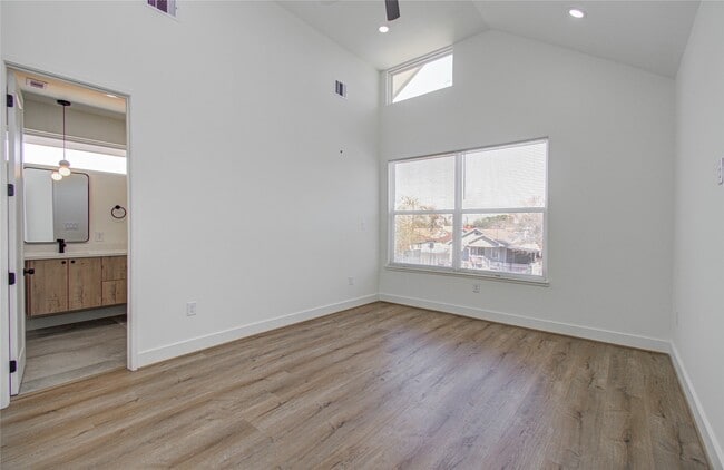 Building Photo - 4605 Edison St