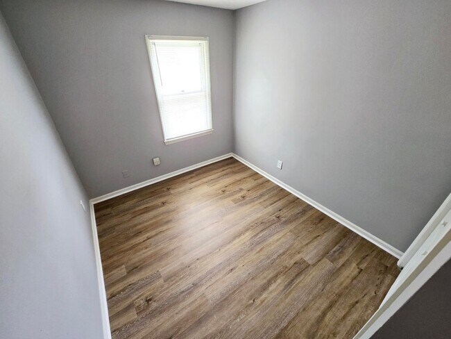 Building Photo - 2485 Michelle Dr