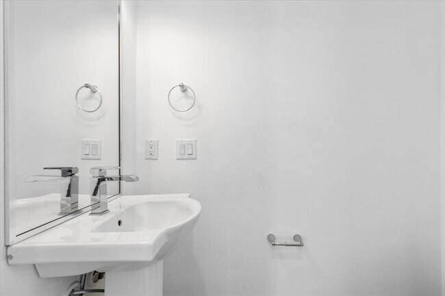 Building Photo - 1114 Walton Ln