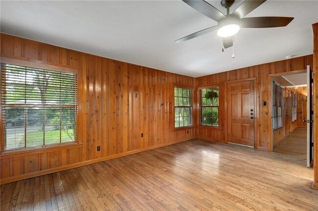 Building Photo - 4504 Elwood Rd
