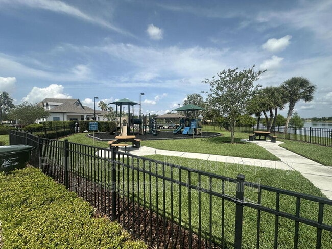 Building Photo - 6264 Great Bear Dr