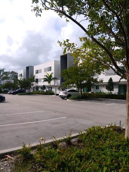 Building Photo - 3050 NW 68th St