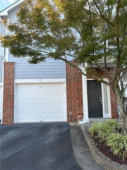 Building Photo - 104 Vinings Forest Cir SE