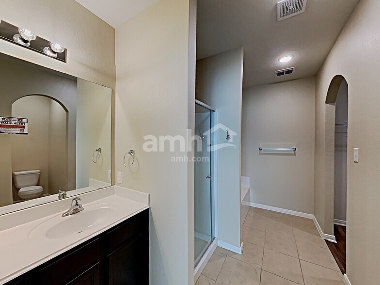 Building Photo - 12230 Commander Dr