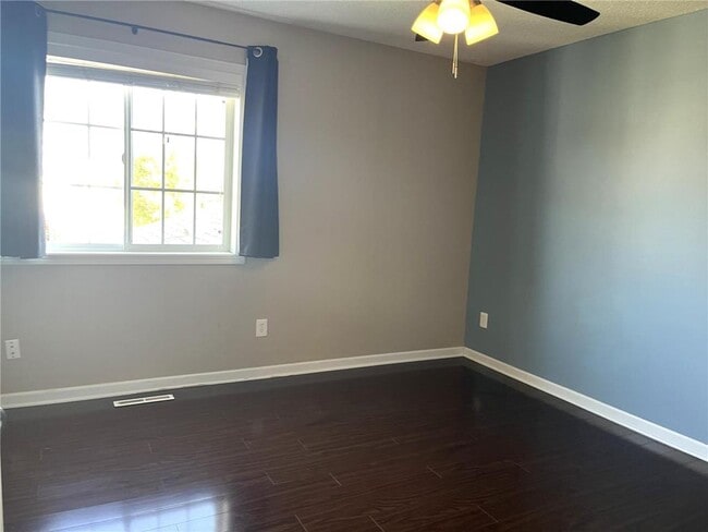 Building Photo - 1572 Peitz Ave