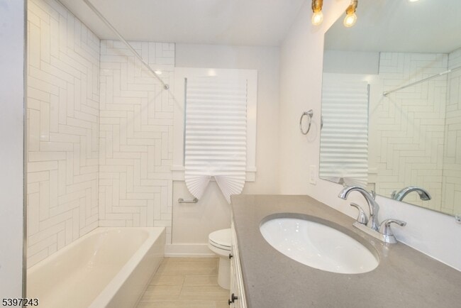 Building Photo - 266 Elmwood Ave