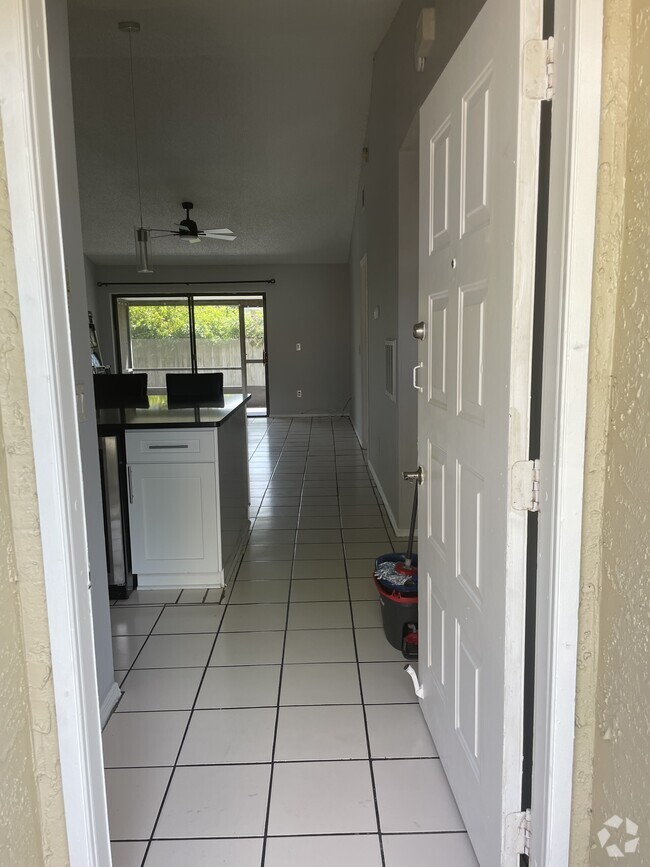 Building Photo - 72 Silver Park Cir