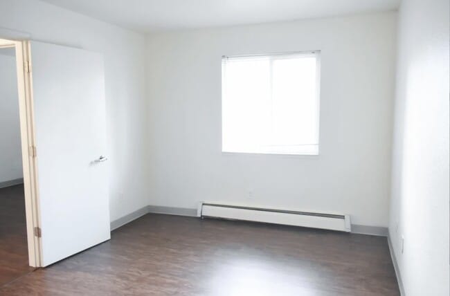 Building Photo - 811 S Carney Dr