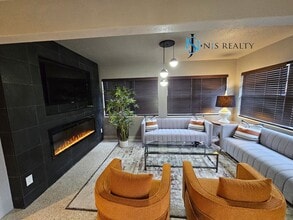 Building Photo - Classy Modern Renovation Home... true 3/2 ...