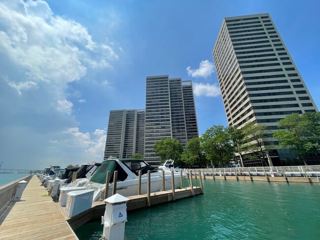 Building Photo - Riverfront Towers