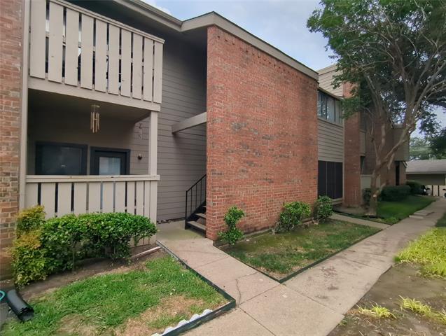 Primary Photo - 9600 Royal Ln