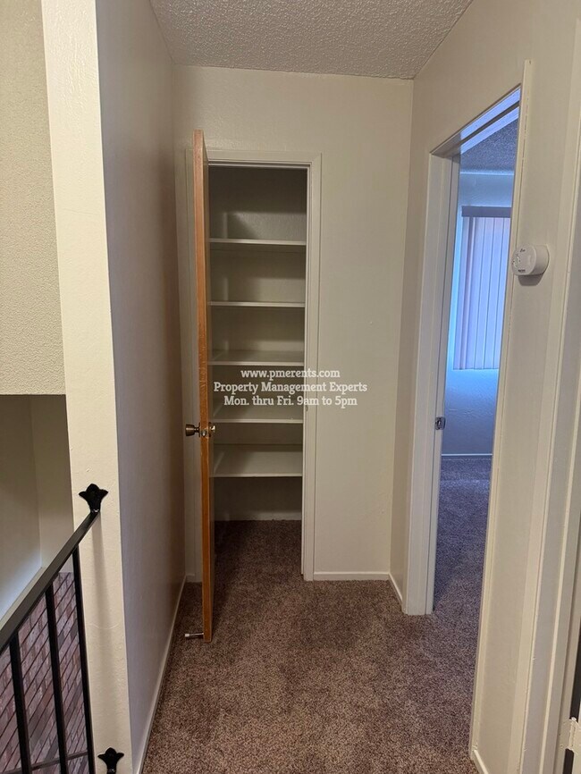 Building Photo - 1331 Pinetree Dr