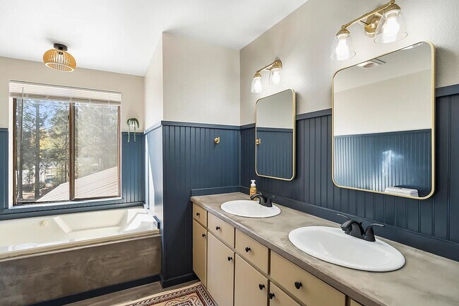 Building Photo - Beautiful Home- Backs up to BLM Land