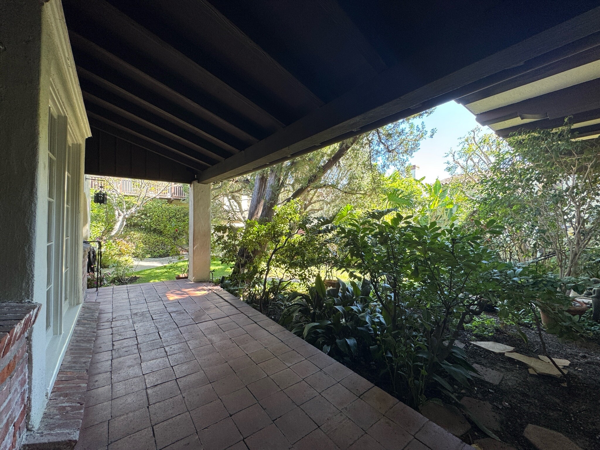 Building Photo - 10966 Strathmore Dr